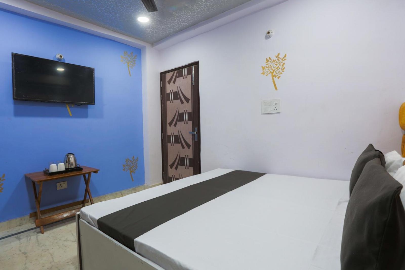 Flips With Mykonos Guest House นิวเดลี ภายนอก รูปภาพ
