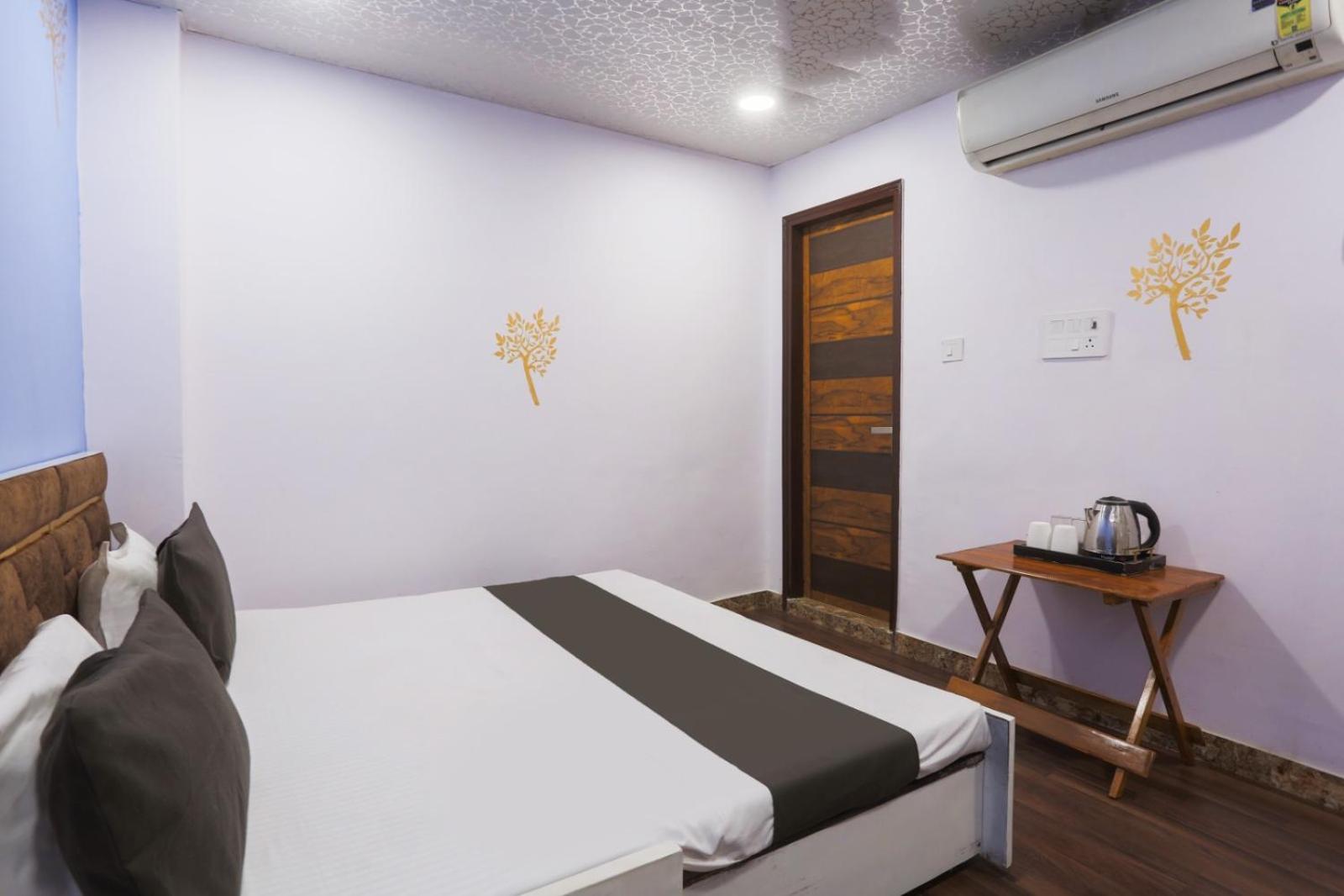 Flips With Mykonos Guest House นิวเดลี ภายนอก รูปภาพ
