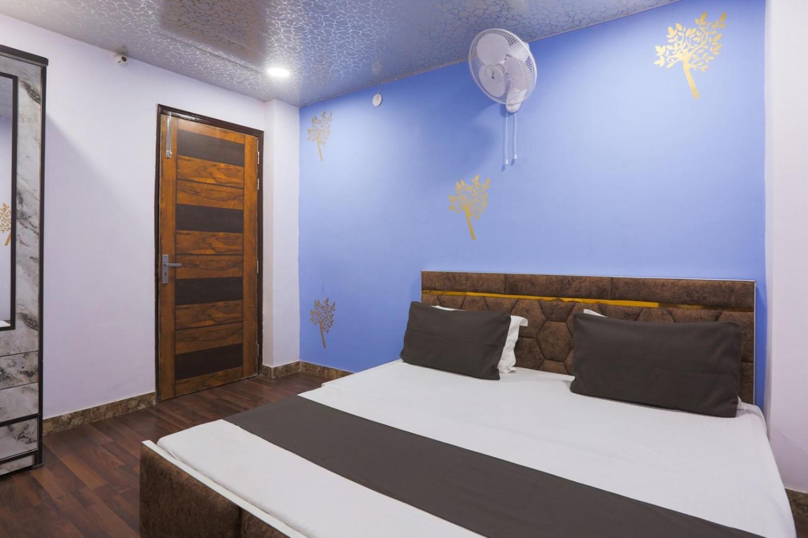 Flips With Mykonos Guest House นิวเดลี ภายนอก รูปภาพ